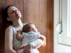 Jak matka wychodzi z domu? "Muszę mieć zgodę wszechświata. Mąż po prostu wstaje i wychodzi"