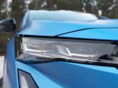 Jedno z najładniejszych Renault ma mocniejszą wersję na wtyczkę. Oto Rafale E-Tech 4x4