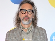 Szymon Majewski pokazał żonę. Pod zdjęciem lawina komentarzy