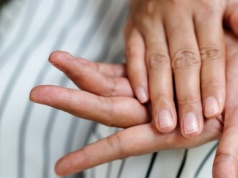 Mało kto łączy to z paznokciami. A to częsty sygnał niedoborów i zaburzeń