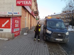 Zakręcili wodę i pojechali. Mieszkańcy kamienicy z centrum Tarnowa bez wody po „interwencji” wodociągów