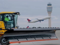 Zimowa burza przetacza się przez Stany Zjednoczone. Tysiące odwołanych lotów