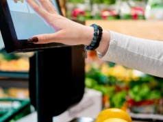 To pierwsza taka niedziela w roku. Handel ma się dobrze