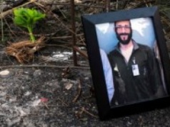 "Serdeczny przyjaciel" zastrzelony w Minneapolis. Nagrania przeczą wersji władz