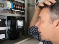 Rząd w trybie kryzysowym. Polska mierzy się z zagrożeniem blackoutem z powodu cyberataków