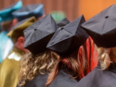 Dyplom przydatny, ale niewystarczający. Rynek pracy się zmienił