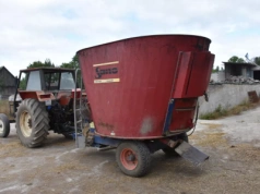 Tępe noże psują TMR. Sprawdź, kiedy trzeba je wymienić