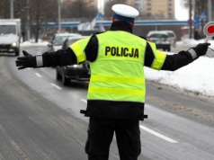 Ucieczka przed "lizakiem". Kiedy zignorowanie policjanta to wykroczenie, a kiedy przestępstwo?