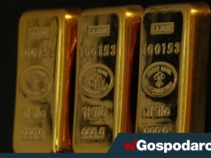 Złoto: gwałtowna korekta po historycznym rajdzie