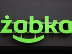 Zwrot butelek i puszek w Żabce za punkty. Sprawdzamy, jak to działa