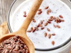 Jedna szklanka rano i jelita zaczynają pracować. Ten koktajl robi furorę