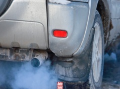 Czekać, aż silnik się rozgrzeje, czy od razu ruszać? Zasada jest jasna, ale są dwa wyjątki