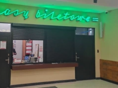 Przebudowa zabytkowego dworca na finiszu. Do środka wróciła kasa biletowa