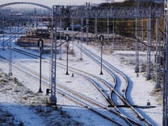 Wykolejenie pociągu pod Warszawą. 6 wagonów spadło z nasypu