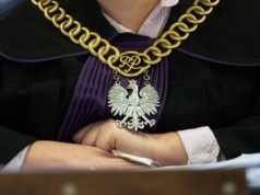 Spisek dentysty i ortopedy? Bójka, mgła mózgowa, płonące auto i finał w sądzie