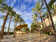 Hiszpański vibe wiosną 🍷 City break w Alicante za 659 PLN 🏰✨