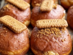 Pączki lubią trendy. Kultowe ciastka Lotus zjemy również w Tłusty Czwartek