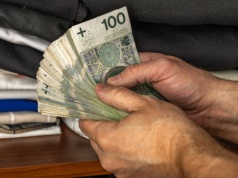 ZUS przeliczy emerytury inaczej. Świadczenia będą wyższe niż zapowiadano, a wypłaty jeszcze w lutym