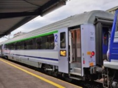 Awaria sieci trakcyjnej pod Krakowem. Pasażerowie EIC marzną w nieogrzewanych wagonach