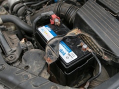 Ujemne temperatury sprzyjają rozładowywaniu się akumulatorów