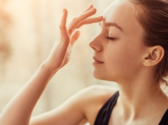 Pożegnasz mgłę mózgową i napięcie. Prosta praktyka dla zestresowanych