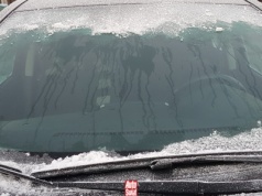 Przy takiej temperaturze może zamarznąć zimowy płyn do spryskiwaczy. "Te 1-2 stopnie robią ogromną różnicę"