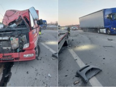 Dramatyczny wypadek na A1. Laweta uderzyła w ciężarówkę, jedna osoba jest ranna