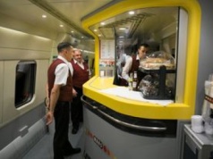 To danie jest hitem w Warsie. Pasażerowie zamówili ponad 300 tys. sztuk