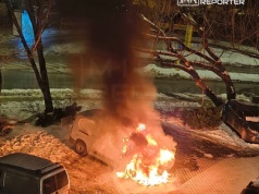 Pożar pojazdu na Woli. Auto spłonęło doszczętnie