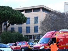 Dramatyczne sceny we francuskiej szkole. Uczeń rzucił się na nauczycielkę