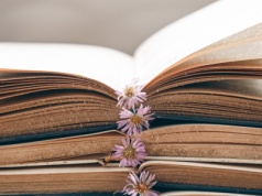 Rezygnacja z metafizyki i symboliki potocznej. Posłuchaj rozmowy wokół tomiku poetyckiego Piotra Sommera