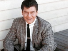 Ritchie Valens wygrał rzut monetą. Zginął w katastrofie lotniczej