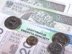 Emeryci mają dostać nowe dokumenty. Ministerstwo proponuje zmiany. ZUS czeka wzrost wydatków