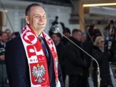 "Materiały robocze". Co ukrywa prezydent Karol Nawrocki ws. kiboli?