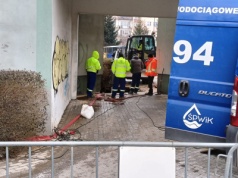 Nie udało się usunąć awarii wodociągu na Osiedlu Młodych. Dwie ulice nadal bez wody