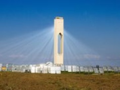 Hiszpańska wieża Saurona. "Woda z powietrza wyparowuje"