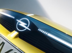 Nowy Opel Astra 2026 wjeżdża do Polski. Zaskakujący cennik i "świecący" design