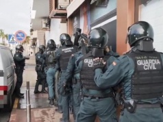 Guardia Civil likwiduje punkt narkotykowy w kompleksie w Corralejo