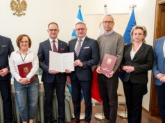 Kazimierz Biskupi. Podpisali umowę na projekt drogi rowerowej koło Bieniszewa