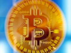 Krach na bitcoinie mimo wsparcia Trumpa. Z rynku wyparował bilion dolarów