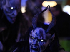 Ceremonia otwarcia zimowych igrzysk olimpijskich we Włoszech. Rozpoczęli niezwykłe widowisko