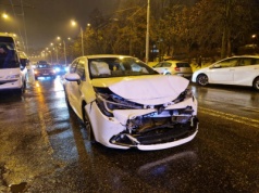 Pędziła po pijanemu przez miasto. Staranowała jadące przed nią auto