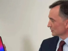 Cała Polska widziała to na żywo! Ziobro dzwonił na numer podany w liście gończym