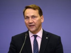 Napięcie po wpisie ambasadora USA w Polsce. Sikorski chce wyjaśnień