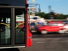 Raport nie pozostawia złudzeń. Komunikacja miejska wolna jak żółw