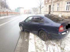 Samochód bez hamulca, pomoc niepełnosprawnej. Interwencje straży miejskiej