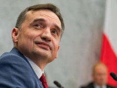 Zawiadomiliśmy policję, gdzie przebywa Ziobro. A oto odpowiedź. "Nie ma mnie w pracy"