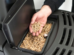 Ceny pelletu szaleją, rząd rozkłada ręce. UOKiK węszy spisek