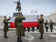 Kolejna inicjatywa prezydenta. "Nowy zwyczaj przekazywania flag"