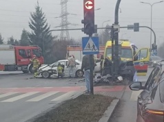 Zderzenie ambulansu z Uberem w Krakowie